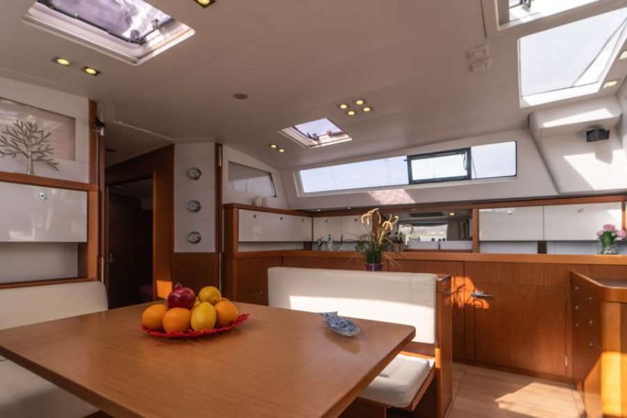 Tour privato di Siracusa in barca a vela luxury – 6h